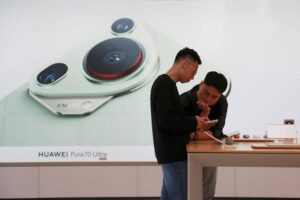 Huawei compete with Apple