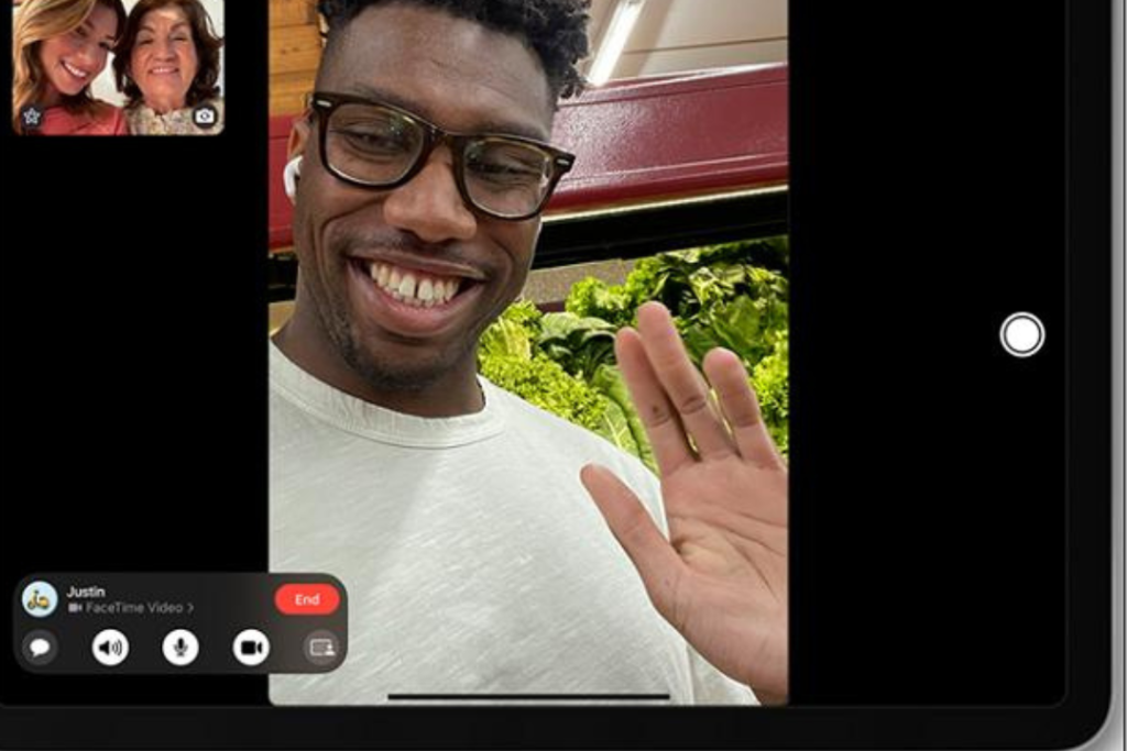 How to Share Screen on iPad During Facetime
