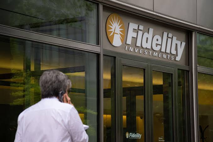 Fidelity Reduces Investment in X