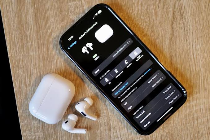 Apple to Add Live Translation Feature to AirPods