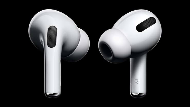 Apple to Add Live Translation Feature to AirPods