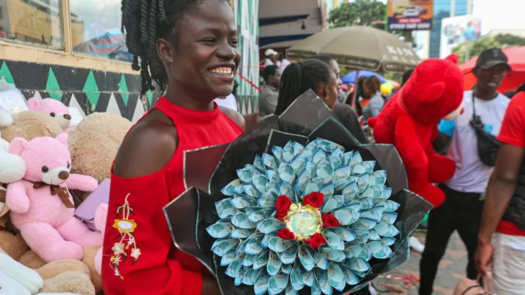 Kenya Central Bank Bans Banknotes in Cash Bouquets